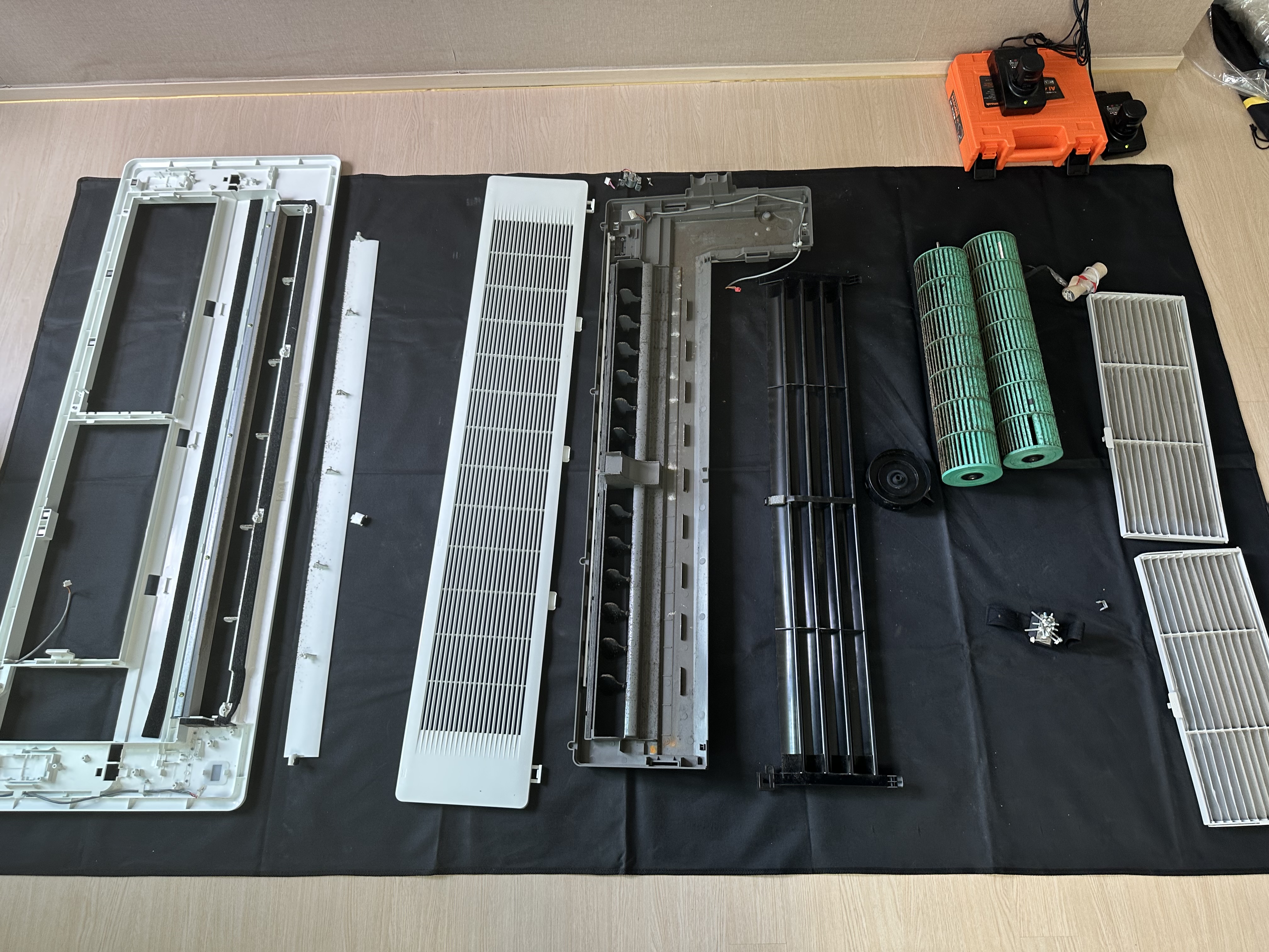 청소 전 에어컨